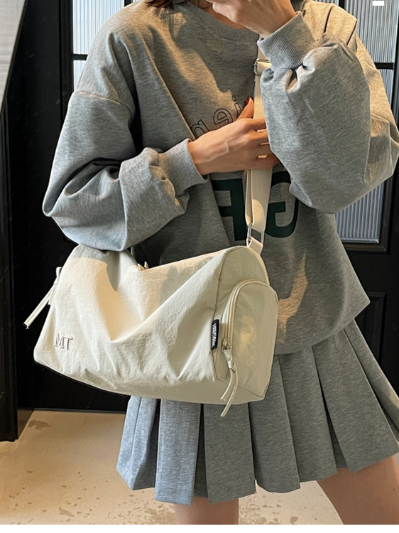 Stylish Lightweight Women's Short Trip Bag, Versatile Crossbody Luggage for Sports, Fitness, Yoga & Everyday Use Stylish Lightweight Women's Short Trip Bag, Versatile Crossbody Luggage for Sports, Fitness, Yoga & Everyday Use