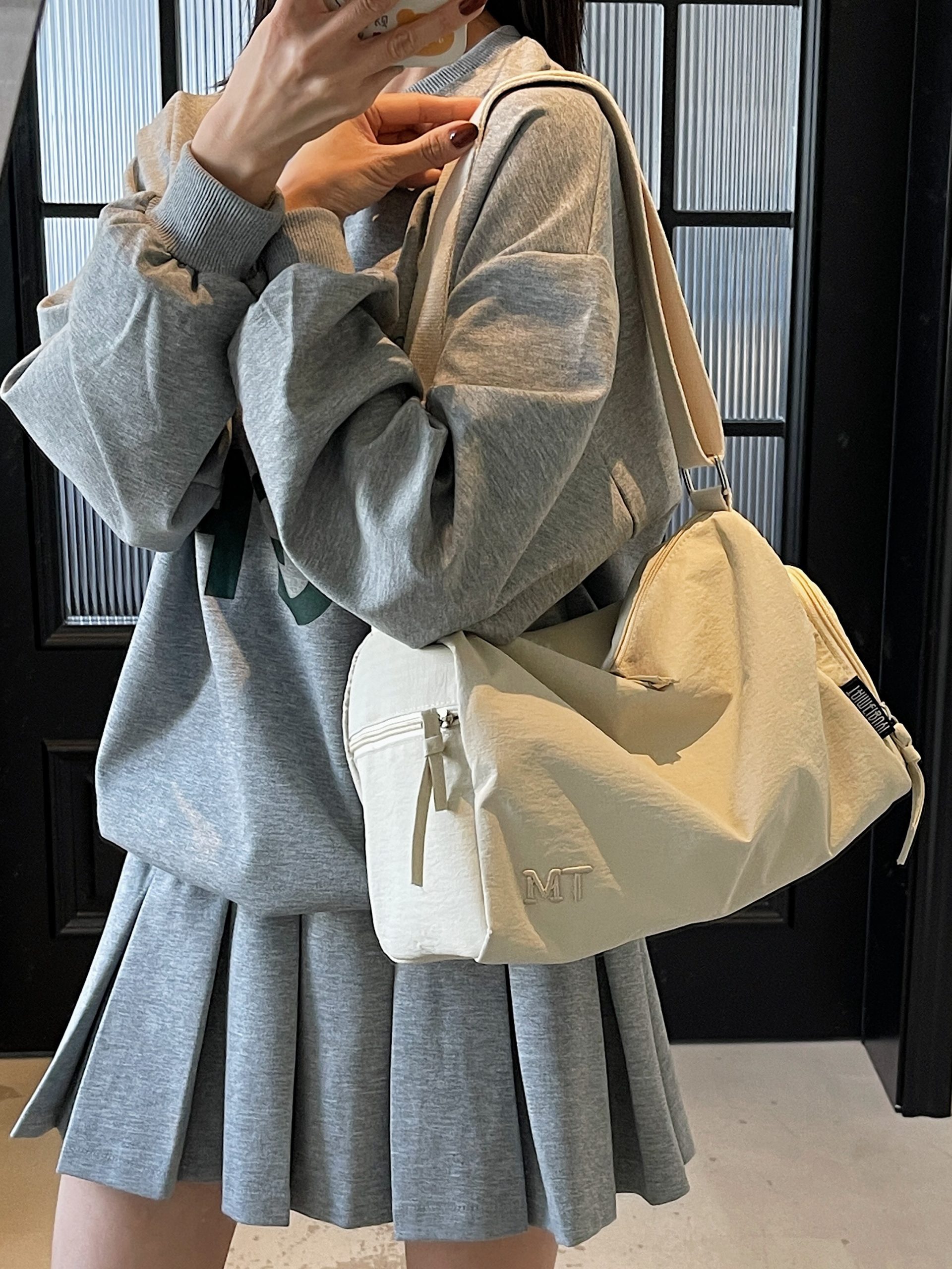 Stylish Lightweight Women's Short Trip Bag, Versatile Crossbody Luggage for Sports, Fitness, Yoga & Everyday Use Stylish Lightweight Women's Short Trip Bag, Versatile Crossbody Luggage for Sports, Fitness, Yoga & Everyday Use