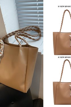 Stylish Minimalist Shoulder Bag for Women - Large Capacity Commuter Tote with Versatile Niche Design