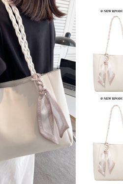 Stylish Minimalist Shoulder Bag for Women - Large Capacity Commuter Tote with Versatile Niche Design