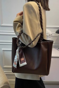 Stylish Minimalist Shoulder Bag for Women - Large Capacity Commuter Tote with Versatile Niche Design