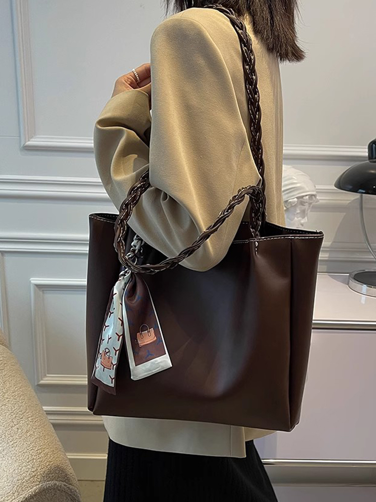 Stylish Minimalist Shoulder Bag for Women - Large Capacity Commuter Tote with Versatile Niche Design Stylish Minimalist Shoulder Bag for Women - Large Capacity Commuter Tote with Versatile Niche Design