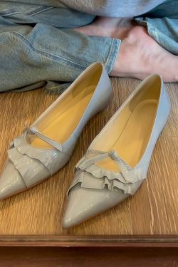 Stylish Sheepskin Pointed Toe Ruffled Edge Genuine Leather Slip-On Flat Shoes for Versatile Everyday Wear