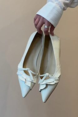 Stylish Sheepskin Pointed Toe Ruffled Edge Genuine Leather Slip-On Flat Shoes for Versatile Everyday Wear