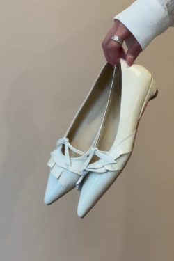 Stylish Sheepskin Pointed Toe Ruffled Edge Genuine Leather Slip-On Flat Shoes for Versatile Everyday Wear