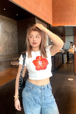 Summer 2025 Women's Big Red Floral Printed T-Shirt - Versatile Round Neck Short Sleeve Loose Top in Y2K Style