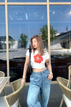 Summer 2025 Women's Big Red Floral Printed T-Shirt - Versatile Round Neck Short Sleeve Loose Top in Y2K Style