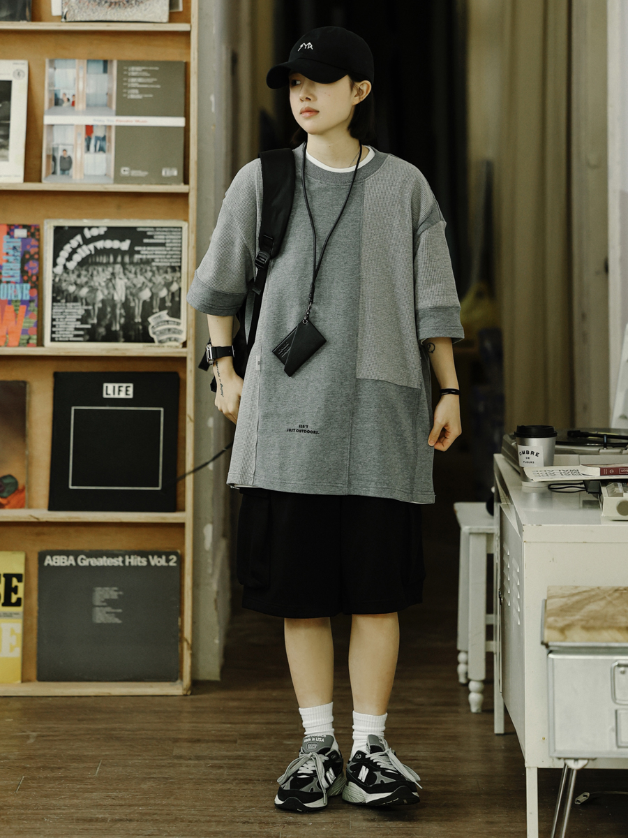 Summer Color-Blocking Design Round Neck Short Sleeve T-Shirt for Men - Trendy Casual Style, Perfect for 90s Aesthetic Fashion Summer Color-Blocking Design Round Neck Short Sleeve T-Shirt for Men - Trendy Casual Style, Perfect for 90s Aesthetic Fashion