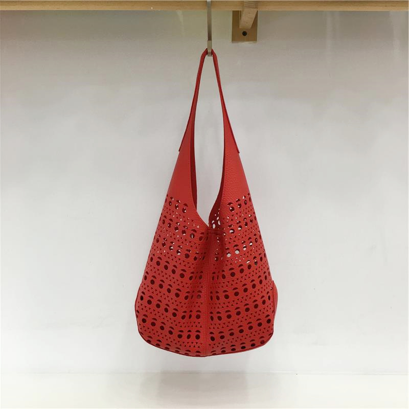 Summer French Hollow Carved Tote Bag - Large Capacity Versatile Commuter Shoulder Bag for Stylish Outings Summer French Hollow Carved Tote Bag - Large Capacity Versatile Commuter Shoulder Bag for Stylish Outings