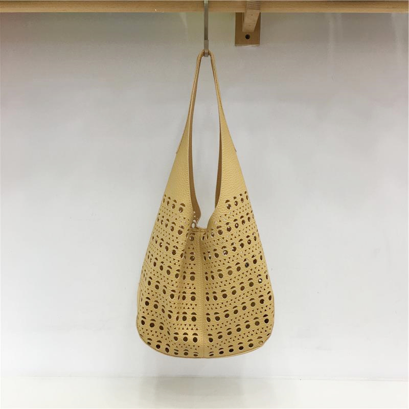 Summer French Hollow Carved Tote Bag - Large Capacity Versatile Commuter Shoulder Bag for Stylish Outings Summer French Hollow Carved Tote Bag - Large Capacity Versatile Commuter Shoulder Bag for Stylish Outings