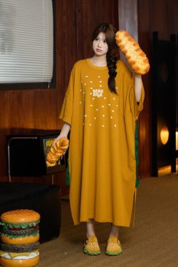 Summer Fun Hamburger Printed Big T-Shirt for Women – Comfortable Loose Home Wear for Daily Commute and Air Conditioning Style