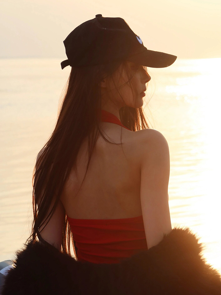 Summer Gradient Halter Top - Sleeveless Backless Shirt with Luxury Letter Print for American Street Style Spicy Girl Fashion Summer Gradient Halter Top - Sleeveless Backless Shirt with Luxury Letter Print for American Street Style Spicy Girl Fashion