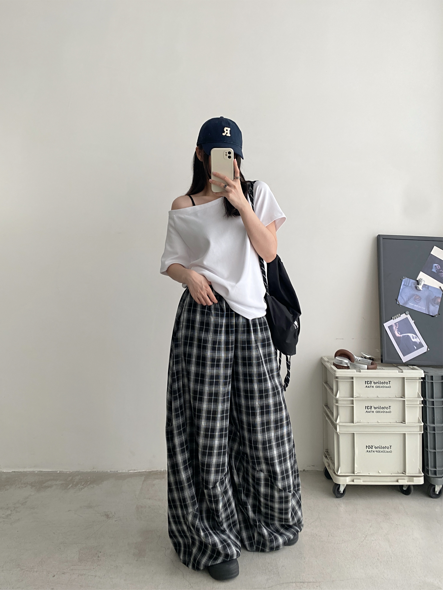 Summer High-Waisted Wide-Leg Checkered Casual Pants for Women - Loose Fit Draping Effect, Straight Leg, Trendy Everyday Style Summer High-Waisted Wide-Leg Checkered Casual Pants for Women - Loose Fit Draping Effect, Straight Leg, Trendy Everyday Style