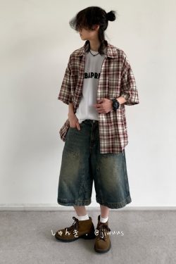 Summer Retro Plaid Short Sleeve Shirt for Men and Women - Casual Loose Fit College Style Work Shirt