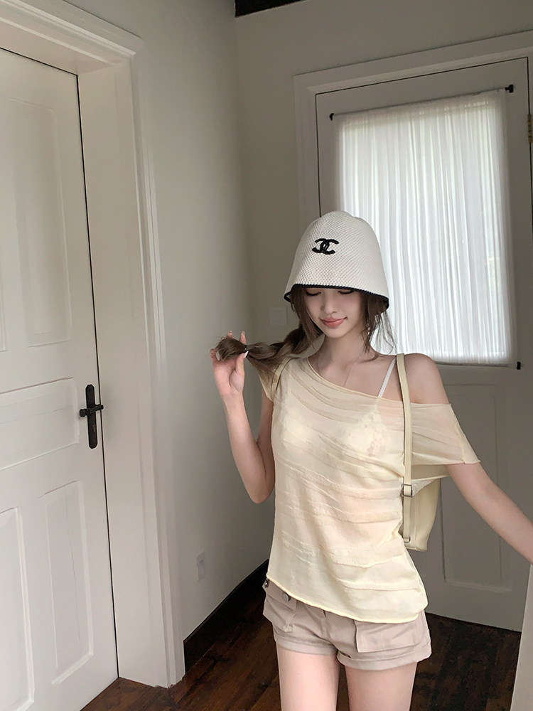 Summer Sleeveless Knitted Top for Women - Relaxed Fit Thin T-shirt with Niche Design - Trendy 90s Style Summer Sleeveless Knitted Top for Women - Relaxed Fit Thin T-shirt with Niche Design - Trendy 90s Style