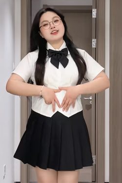 Summer Two-Piece Set for Women - Flattering Pleated Skirt &遮肉 Shirt, Age-Reducing College Style JK Uniform, Perfect for Curvy Figures