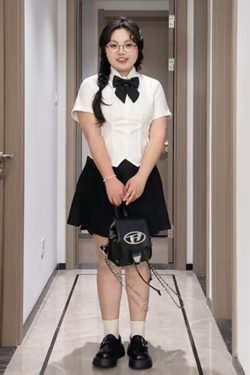 Summer Two-Piece Set for Women - Flattering Pleated Skirt &遮肉 Shirt, Age-Reducing College Style JK Uniform, Perfect for Curvy Figures