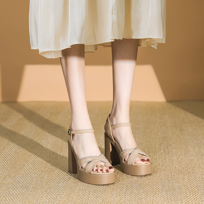 Summer Waterproof Platform Sandals for Women, Chunky Heels, Open Toe, Patent Leather, One-Strap High Heels - Trendy Summer Footwear Summer Waterproof Platform Sandals for Women, Chunky Heels, Open Toe, Patent Leather, One-Strap High Heels - Trendy Summer Footwear