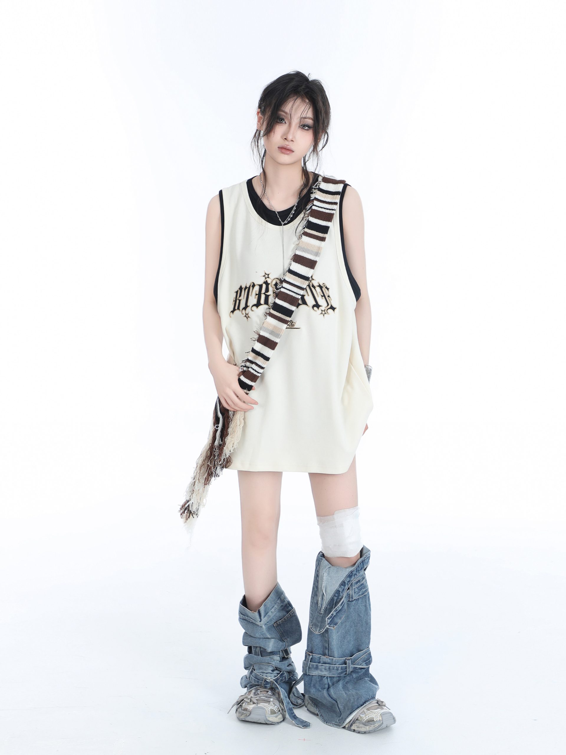 Summer Women's Loose Sports Sleeveless Top - Embroidered Fake Two-Piece Vest with "Sit and Eat Until the Mountains Are Empty" Design Summer Women's Loose Sports Sleeveless Top - Embroidered Fake Two-Piece Vest with "Sit and Eat Until the Mountains Are Empty" Design