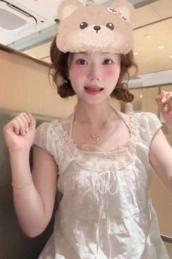 Summer Women's White Square Neck T-Shirt with Lace Spliced Puff Sleeves - French Style Sweet Fashion Top