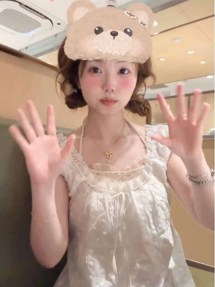 Summer Women's White Square Neck T-Shirt with Lace Spliced Puff Sleeves - French Style Sweet Fashion Top Summer Women's White Square Neck T-Shirt with Lace Spliced Puff Sleeves - French Style Sweet Fashion Top