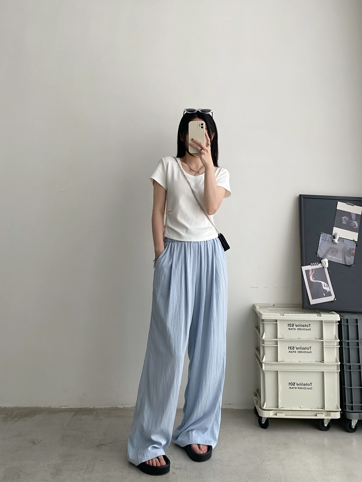 Sun Grapefruit Oversized Pleated Short-Sleeve T-Shirt for Women - Summer Fitted U-Neck White Top in Trendy Korean Style Sun Grapefruit Oversized Pleated Short-Sleeve T-Shirt for Women - Summer Fitted U-Neck White Top in Trendy Korean Style