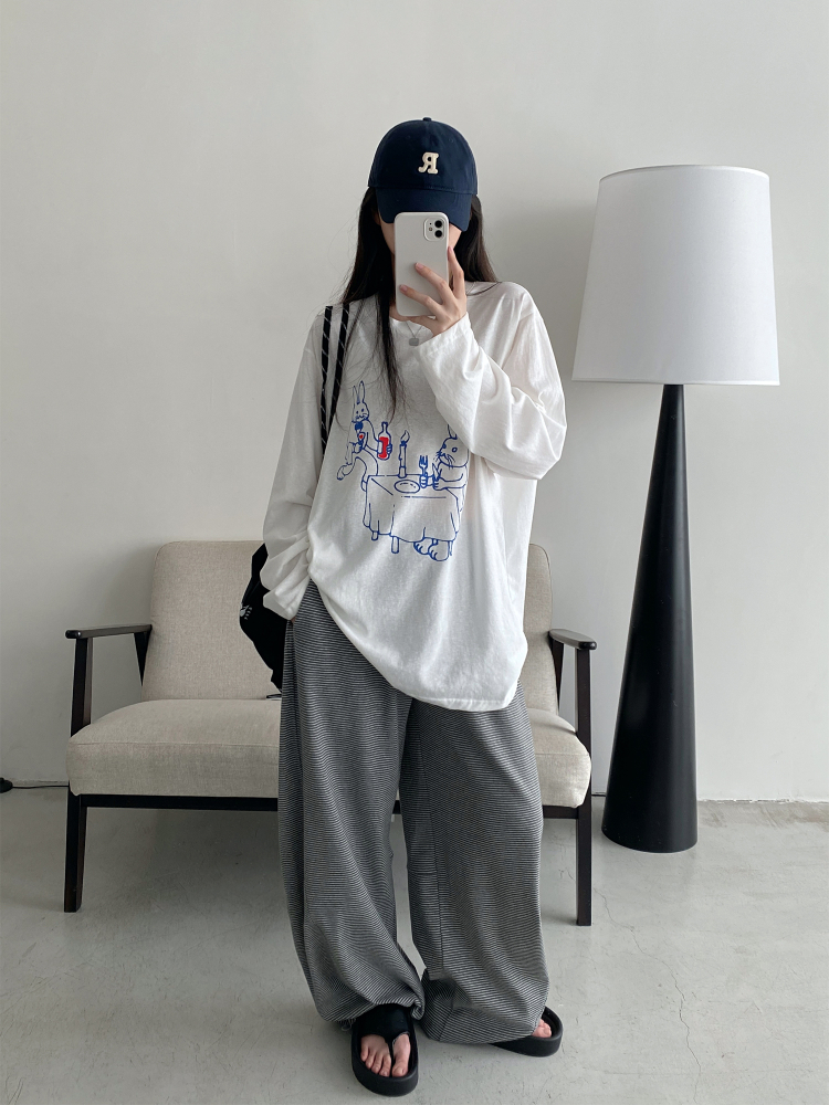 Sun Protection Cartoon Long Sleeve T-Shirt in Thin All-Cotton with Slimming Fit and Round Neck – Perfect for Casual Summer Style Sun Protection Cartoon Long Sleeve T-Shirt in Thin All-Cotton with Slimming Fit and Round Neck – Perfect for Casual Summer Style