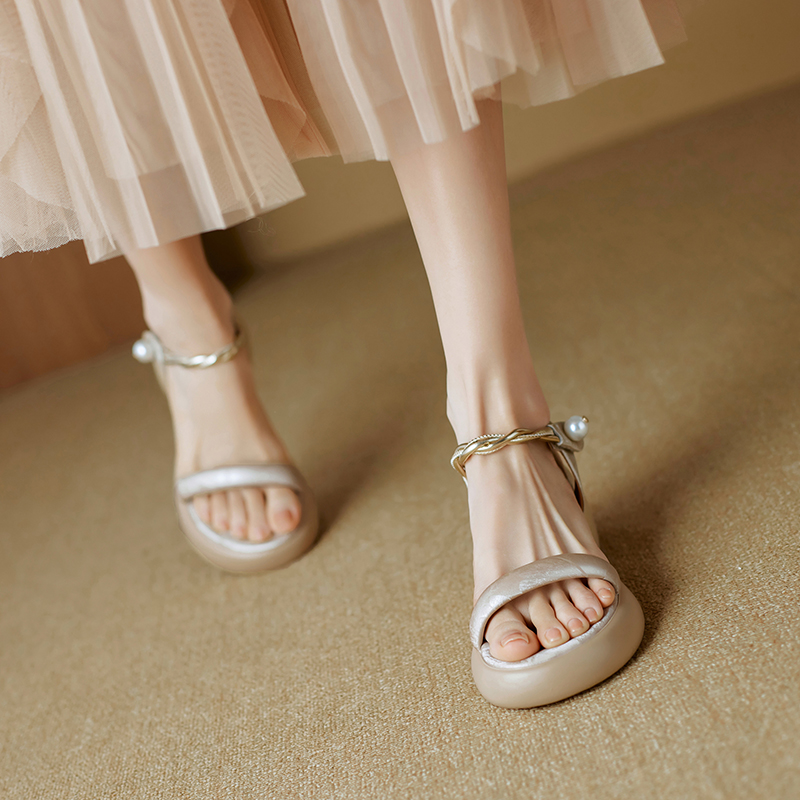 Super Slim Round Toe Pearl Open-Toe Sandals for Women - Summer 2025 Thick Sole One-Strap Footwear in Trendy Style Super Slim Round Toe Pearl Open-Toe Sandals for Women - Summer 2025 Thick Sole One-Strap Footwear in Trendy Style