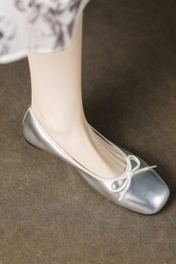 Super Soft Genuine Leather Square Toe Bowknot Slip-On Low Heel Grandma Shoes - Trendy Vintage Style for Comfort and Elegance