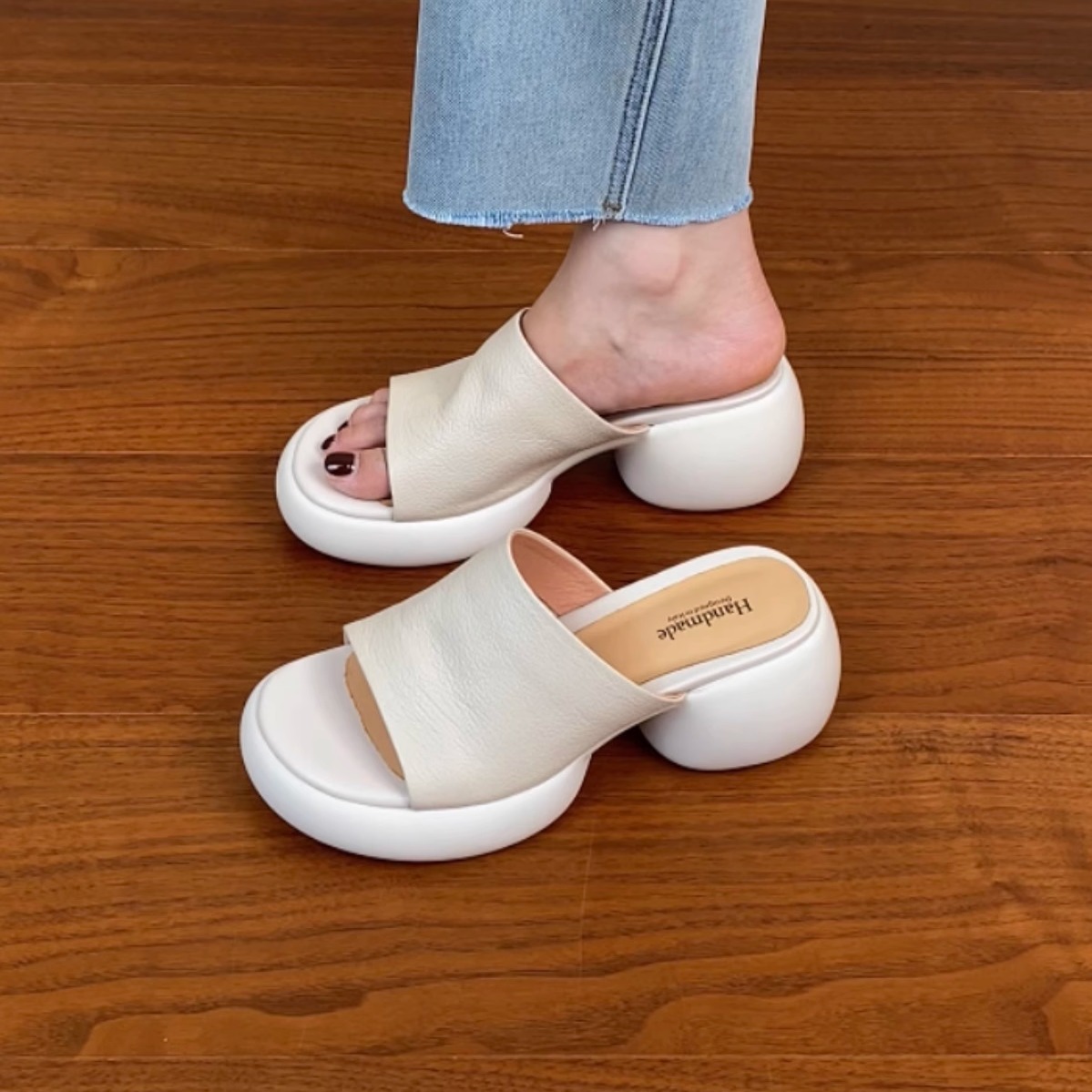 Super Soft Lambskin Chunky Heel One-Strap Outdoor Sandals for Women - Summer 2025 Thick-Soled High Heels, Trendy Fashion Footwear. Super Soft Lambskin Chunky Heel One-Strap Outdoor Sandals for Women - Summer 2025 Thick-Soled High Heels, Trendy Fashion Footwear.