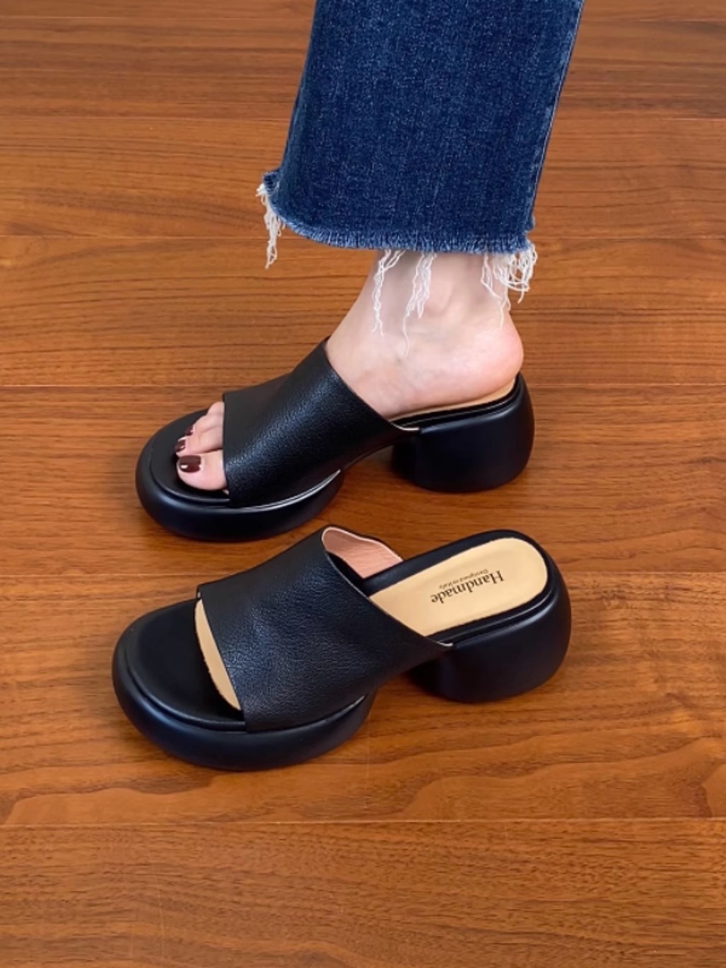 Super Soft Lambskin Chunky Heel One-Strap Outdoor Sandals for Women - Summer 2025 Thick-Soled High Heels, Trendy Fashion Footwear. Super Soft Lambskin Chunky Heel One-Strap Outdoor Sandals for Women - Summer 2025 Thick-Soled High Heels, Trendy Fashion Footwear.