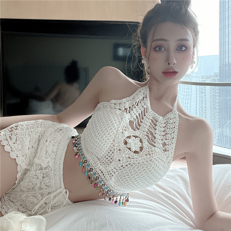 Sweet and Spicy Hollow-Out Camisole with Back Exposure and Tassel Neck, Short Version Knitted Shorts Two-Piece Set for Women Sweet and Spicy Hollow-Out Camisole with Back Exposure and Tassel Neck, Short Version Knitted Shorts Two-Piece Set for Women