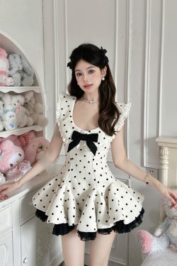 Sweet Girl Roco French Academy Polka Dot Bow High-End Ruffled Puff Skirt for a Chic, Age-Reducing 90s Style Look