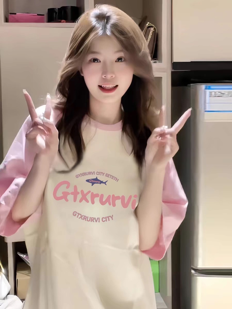 Sweet Pink Shoulder-Split Short Sleeve T-Shirt for Summer - Patchwork Style for Girls and Teens Sweet Pink Shoulder-Split Short Sleeve T-Shirt for Summer - Patchwork Style for Girls and Teens