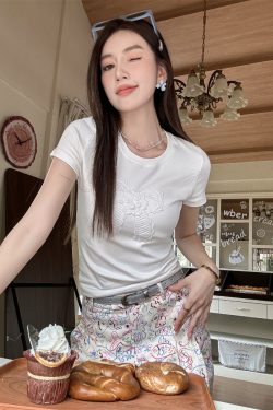 Sweet Round Neck Bow Tie Embroidered Short Sleeve T-Shirt for Women - Light Fabric Slim Fit Summer Top, Perfect for Y2K Style