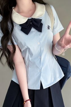 Sweet Waist-Defining Slim Fit Women's Short Sleeve JK Uniform Shirt Top with Pudding Bear Design - Summer College Style
