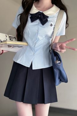 Sweet Waist-Defining Slim Fit Women's Short Sleeve JK Uniform Shirt Top with Pudding Bear Design - Summer College Style