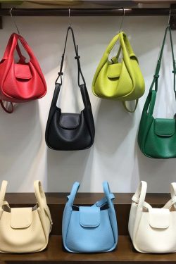 Textured Commuter Women's Handheld Vegetable Basket Bag - Stylish Water Bucket Shoulder Crossbody Tote for Everyday Use