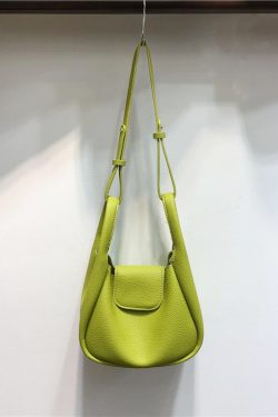 Textured Commuter Women's Handheld Vegetable Basket Bag - Stylish Water Bucket Shoulder Crossbody Tote for Everyday Use