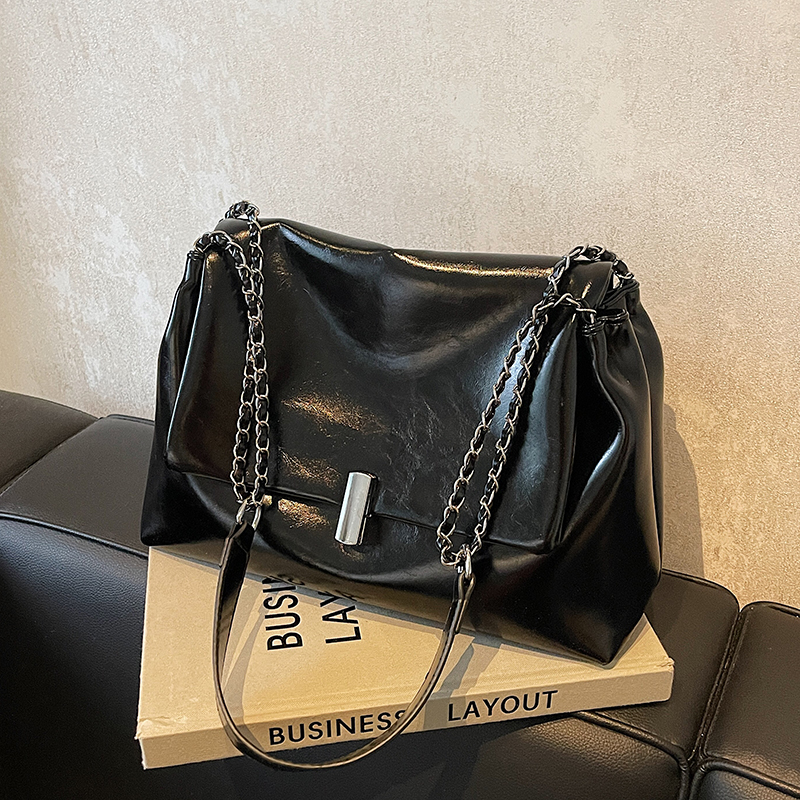 Textured High-End Tote Bag with Shiny Chain Shoulder Strap - Stylish Versatile Commuting School Bag for 2025 Textured High-End Tote Bag with Shiny Chain Shoulder Strap - Stylish Versatile Commuting School Bag for 2025