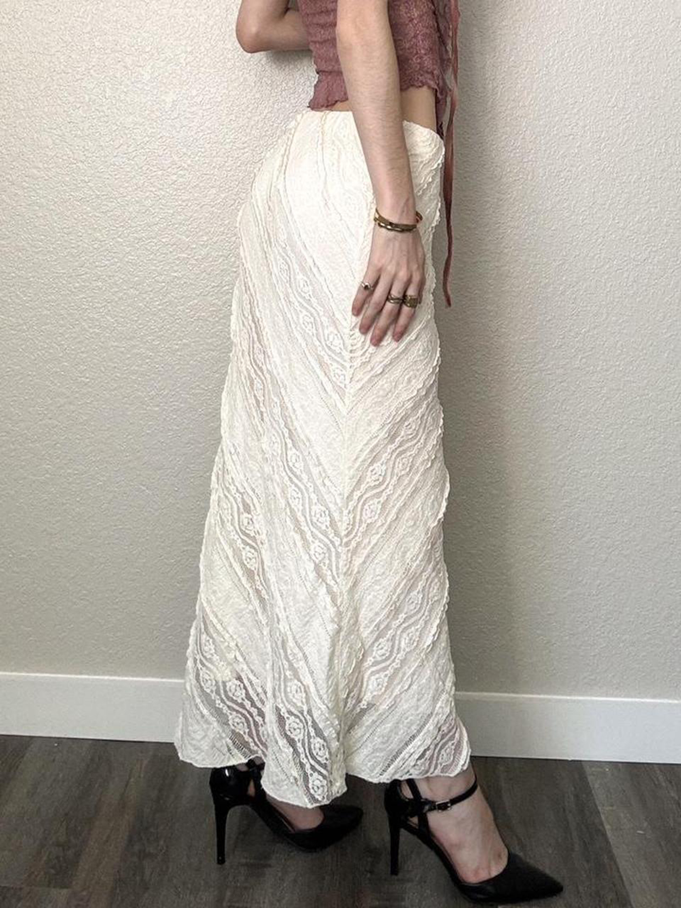 Textured Lace Long Dress for Women - Ethnic Style Vintage High-Slit Fitted Skirt, Perfect for Boho or Y2K Fashion Enthusiasts Textured Lace Long Dress for Women - Ethnic Style Vintage High-Slit Fitted Skirt, Perfect for Boho or Y2K Fashion Enthusiasts