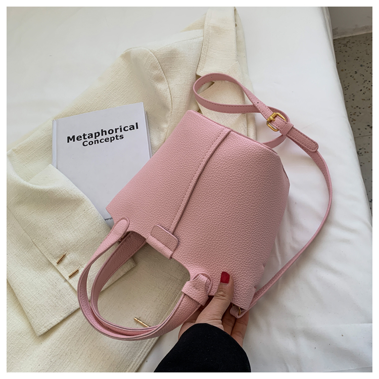 Textured Women's Handbag - Versatile Crossbody Bucket Bag for Spring/Summer 2025 Fashion Textured Women's Handbag - Versatile Crossbody Bucket Bag for Spring/Summer 2025 Fashion