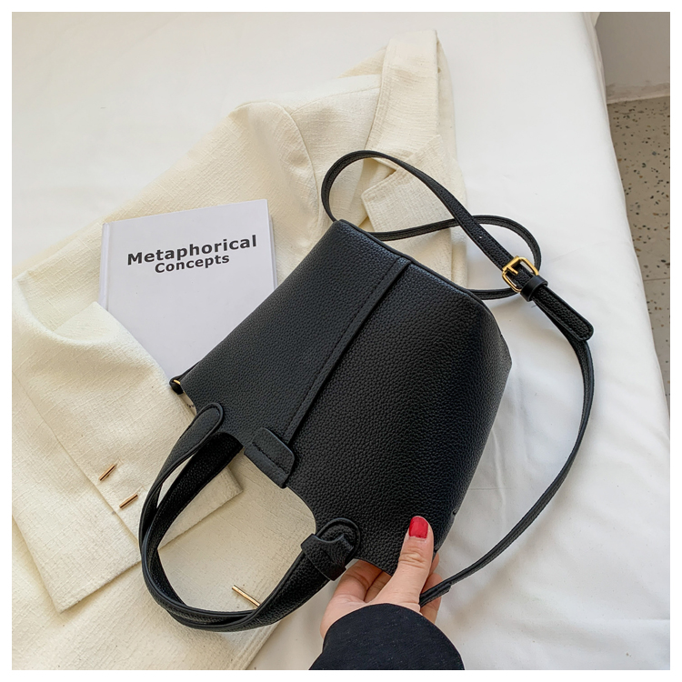 Textured Women's Handbag - Versatile Crossbody Bucket Bag for Spring/Summer 2025 Fashion Textured Women's Handbag - Versatile Crossbody Bucket Bag for Spring/Summer 2025 Fashion