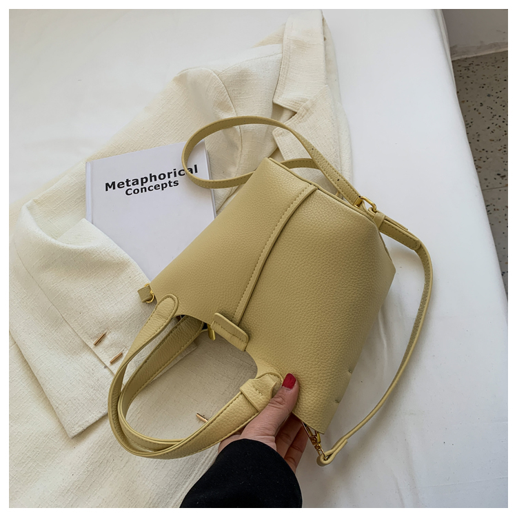 Textured Women's Handbag - Versatile Crossbody Bucket Bag for Spring/Summer 2025 Fashion Textured Women's Handbag - Versatile Crossbody Bucket Bag for Spring/Summer 2025 Fashion