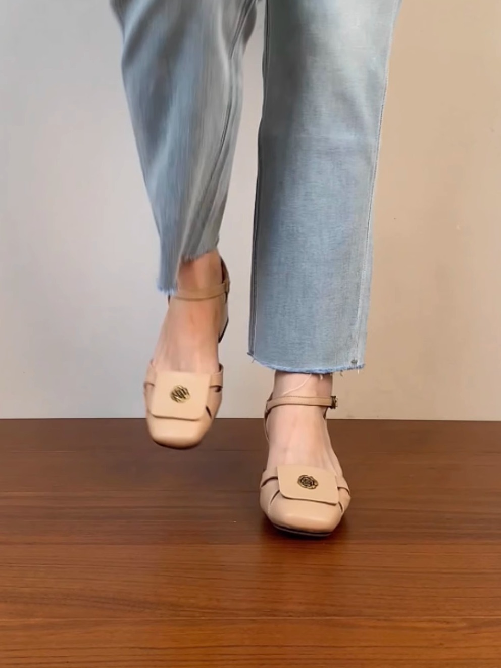 Thick-Heeled Open-Toe Sandals for Women - Hollow Design, Camellia Style, Summer 2025 Trendy High Heels Thick-Heeled Open-Toe Sandals for Women - Hollow Design, Camellia Style, Summer 2025 Trendy High Heels