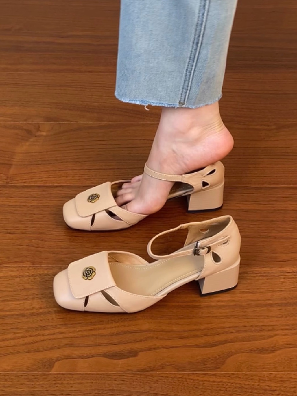 Thick-Heeled Open-Toe Sandals for Women - Hollow Design, Camellia Style, Summer 2025 Trendy High Heels Thick-Heeled Open-Toe Sandals for Women - Hollow Design, Camellia Style, Summer 2025 Trendy High Heels