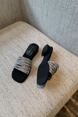 Thick-Heeled Water Drill Slippers for Women, Summer 2025 Mid-Heel Sandals, Stylish One-Word Design for Skirts and Casual Outfits