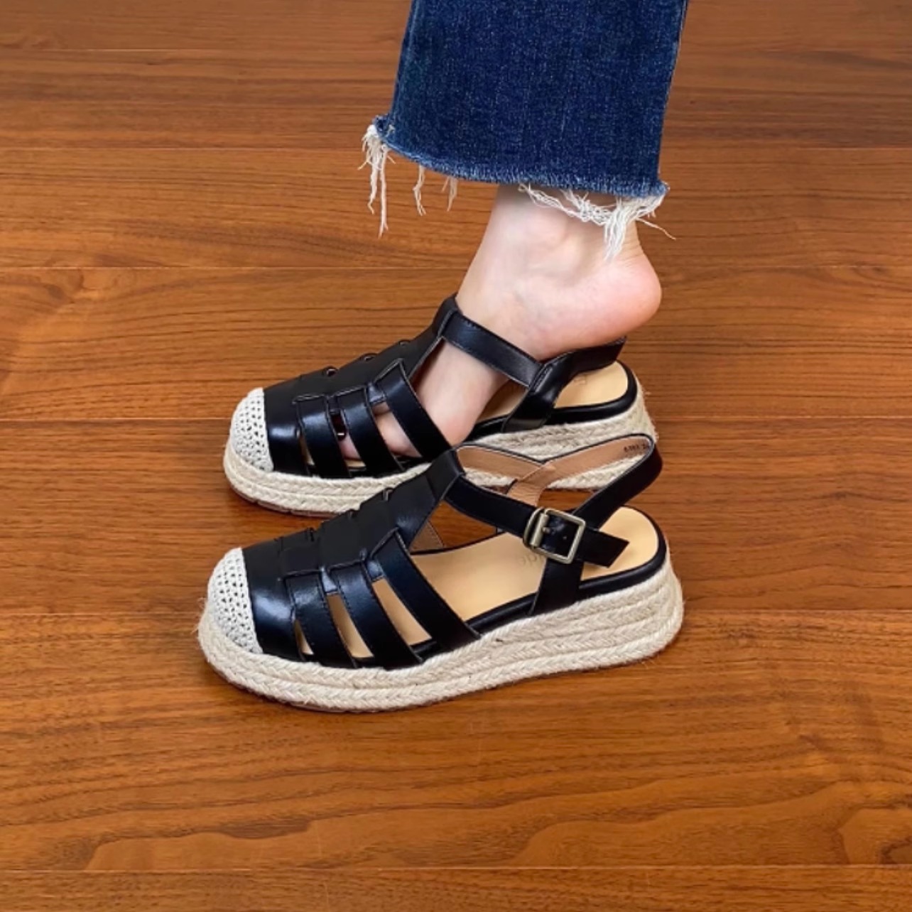 Thick Sole Open-Toe Sandals for Women - Summer 2025 Roman Style Hollow Pig Cage Cowhide Footwear Thick Sole Open-Toe Sandals for Women - Summer 2025 Roman Style Hollow Pig Cage Cowhide Footwear