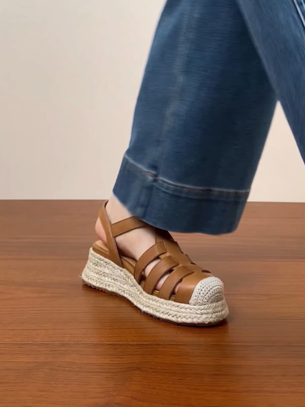 Thick Sole Open-Toe Sandals for Women - Summer 2025 Roman Style Hollow Pig Cage Cowhide Footwear Thick Sole Open-Toe Sandals for Women - Summer 2025 Roman Style Hollow Pig Cage Cowhide Footwear