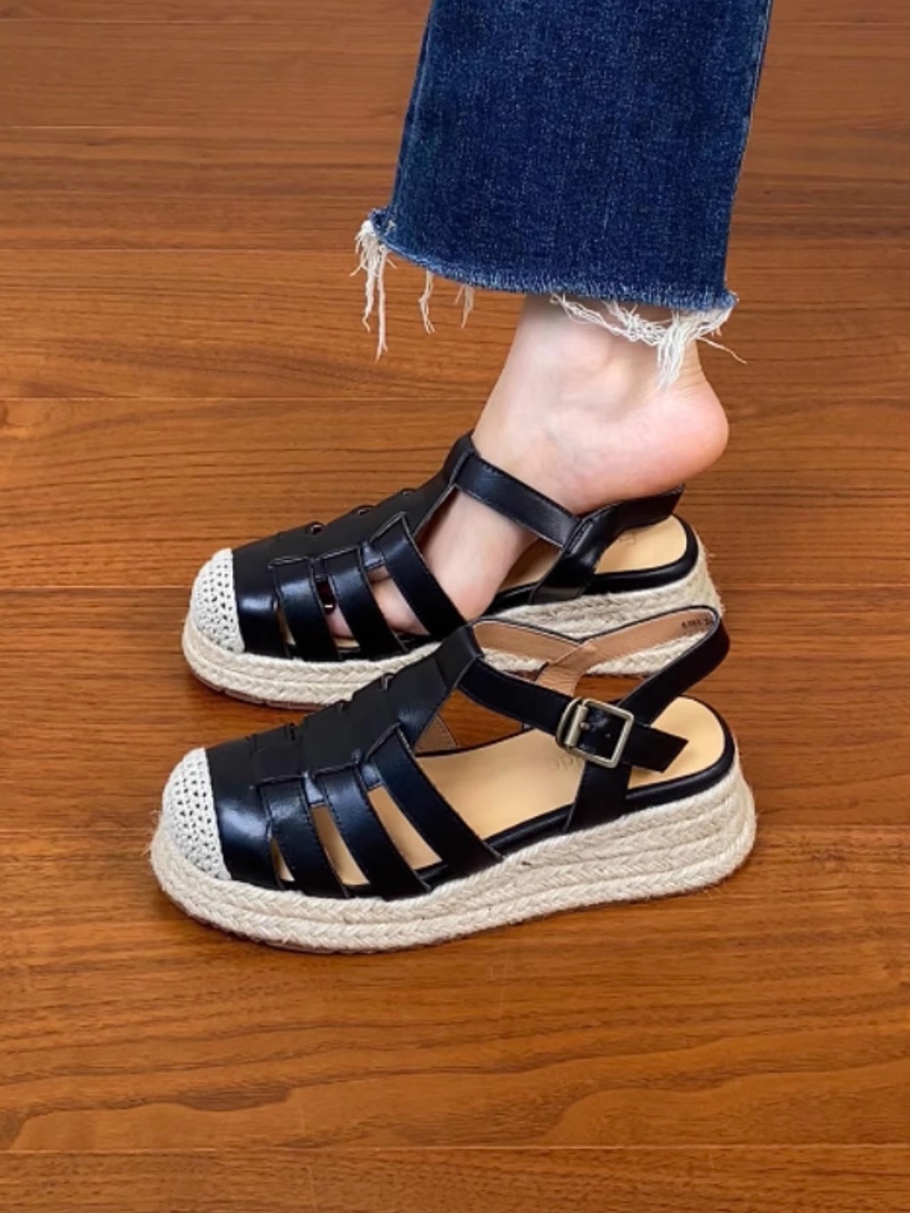 Thick Sole Open-Toe Sandals for Women - Summer 2025 Roman Style Hollow Pig Cage Cowhide Footwear Thick Sole Open-Toe Sandals for Women - Summer 2025 Roman Style Hollow Pig Cage Cowhide Footwear